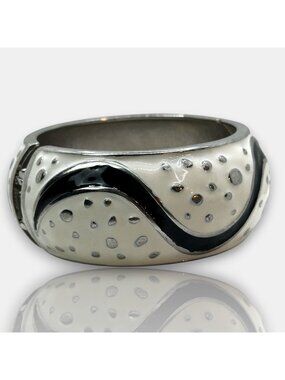 Vintage Bold Black & White Hinged Bangle Bracelet With Textured Design 1970's MO